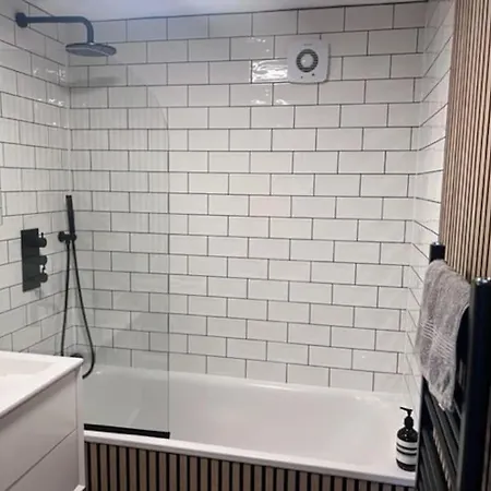 Big And Bright 2 X Double Bedroom Flat In Highgate Londra Esterno foto