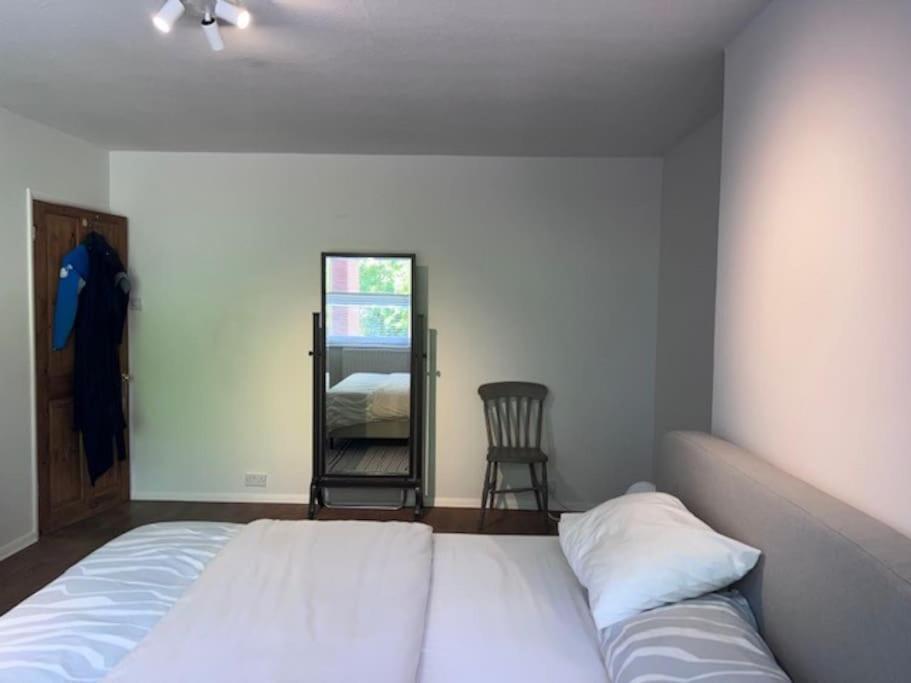 Big And Bright 2 X Double Bedroom Flat In Highgate Appartamento