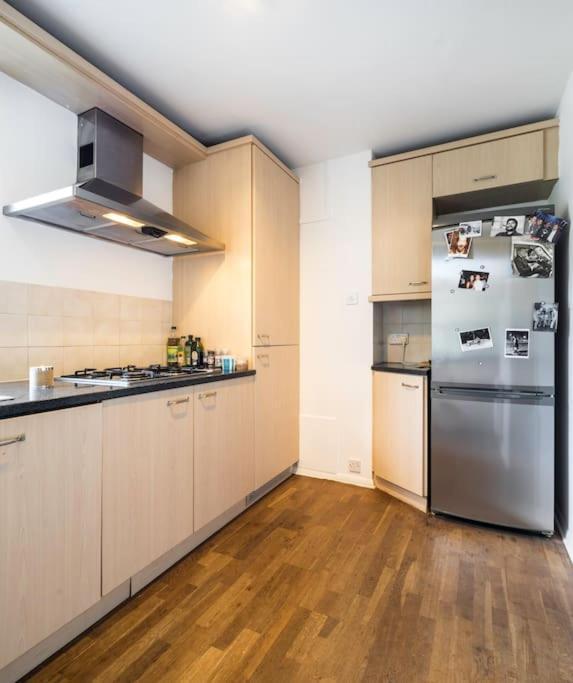 Big And Bright 2 X Double Bedroom Flat In Highgate * Londra